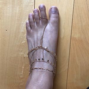 Toe ring with chain