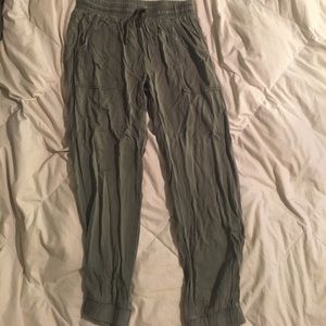 American eagle olive green joggers