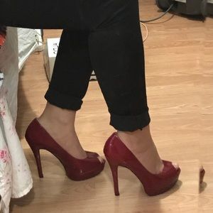 Red open toe heels 👠