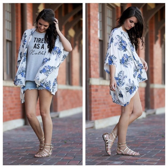 💕Last 1💕 Summer Breeze Floral Kimono - Picture 3 of 3