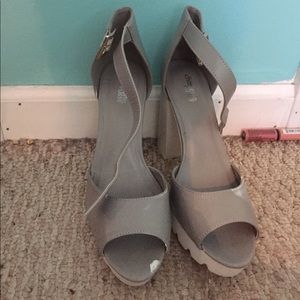 Never worn grey and white chunky heels
