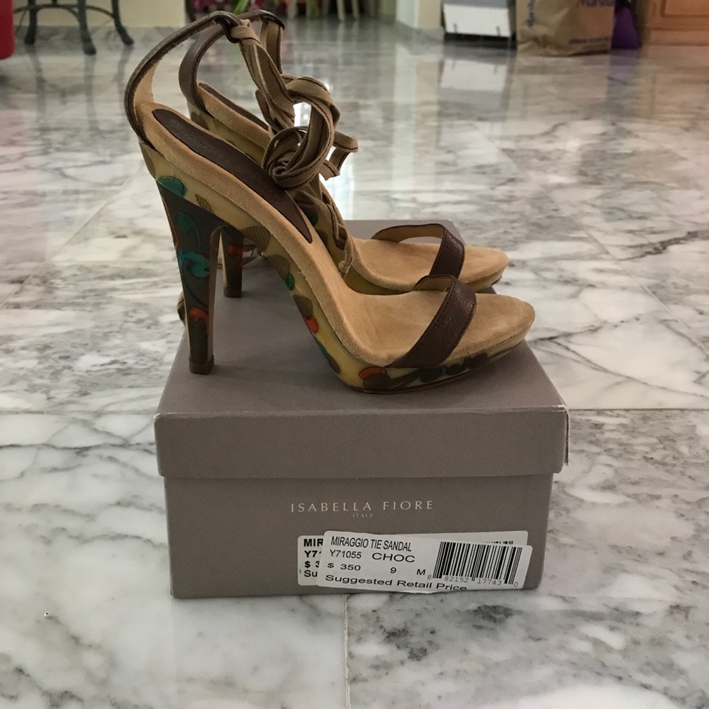 Isabella Fiore size 6 tie sandals