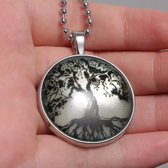 2/$15 Games of Thrones Fans Glow in  Dark (O17) - Picture 2 of 5