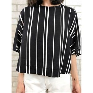 💗 🎈🎈SALE🎈🎈⭐️ Black and white striped top