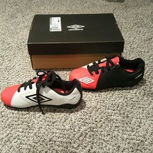 New kids soccer cleats