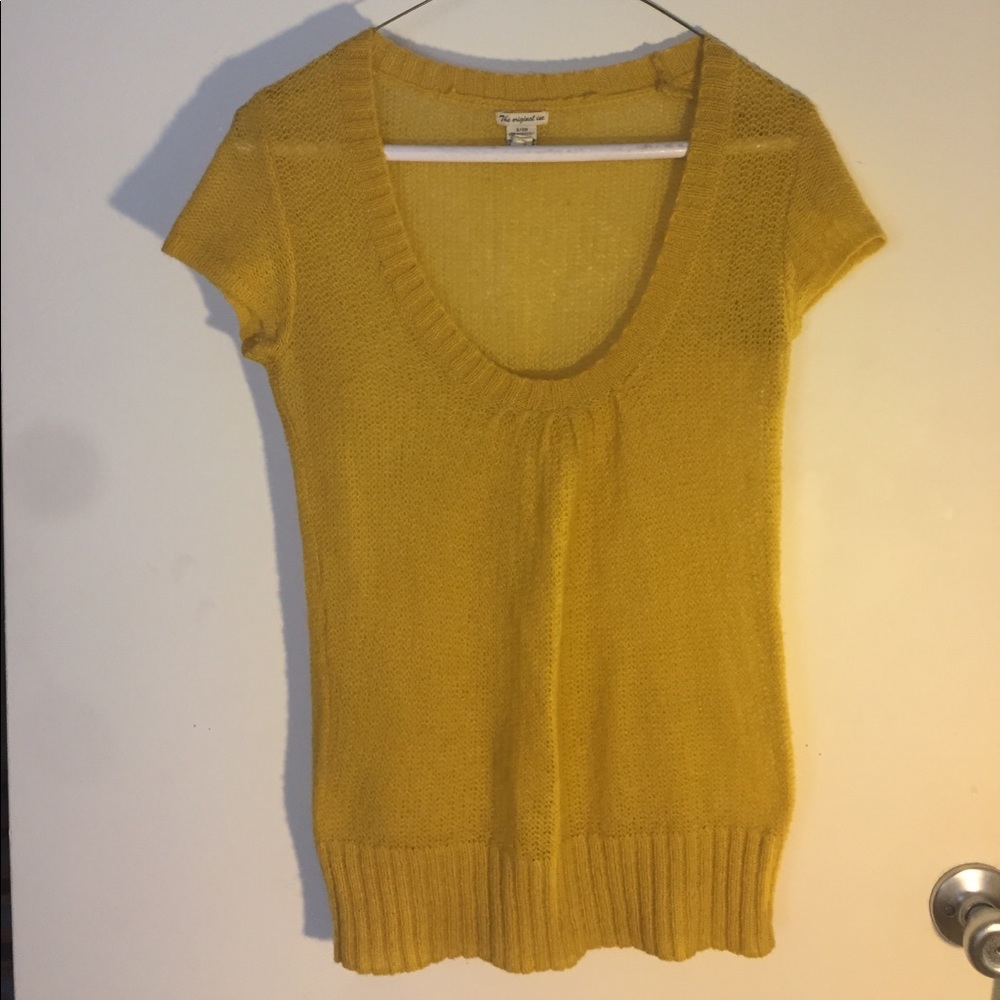 Vintage mustard yellow sweater shirt