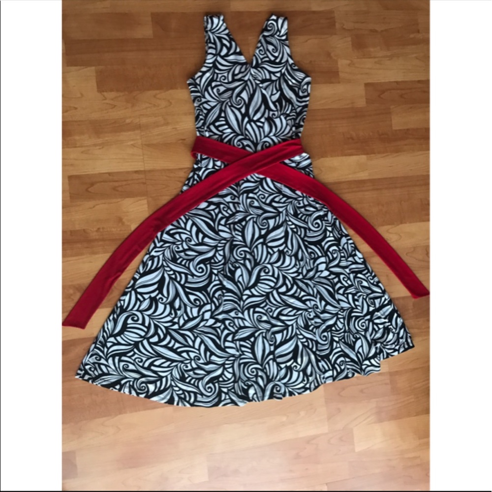 Bisou Bisou Black & White Dress w/ Red band