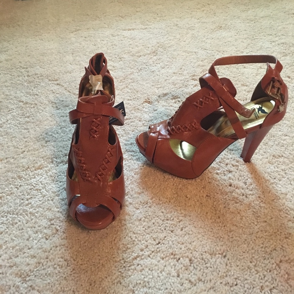 Platform high heel sandal