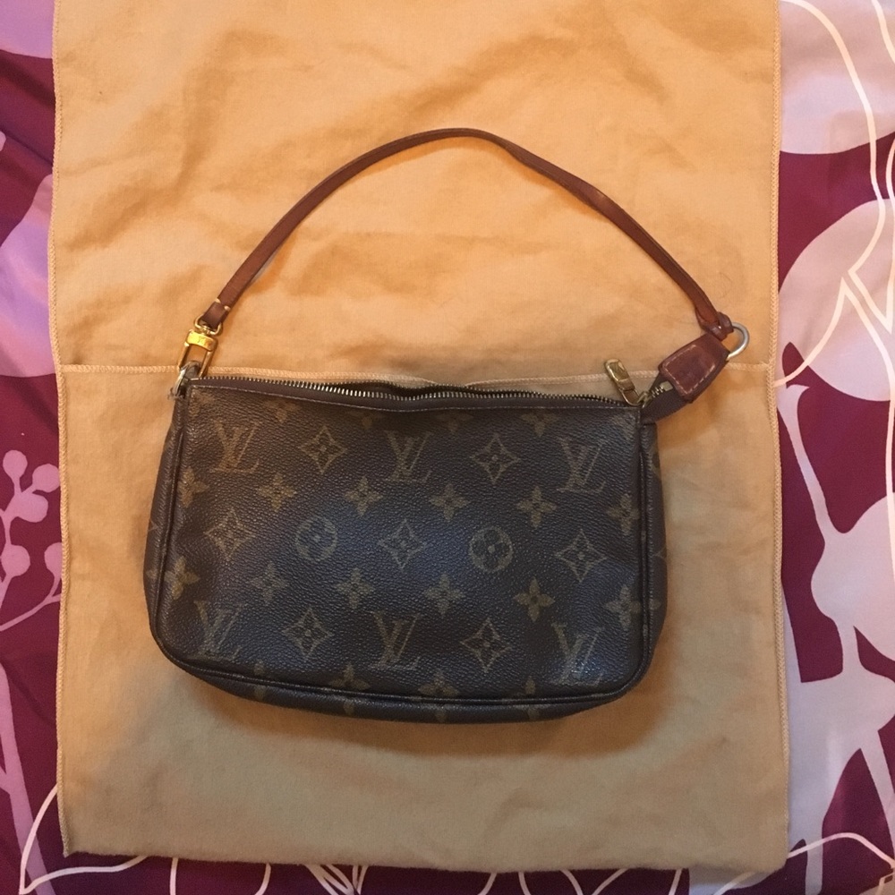 Small Louis Vuitton bag