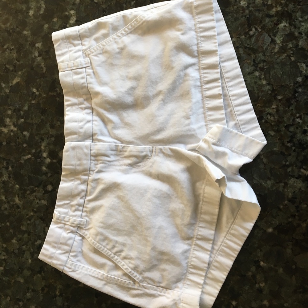 Four pairs of J. Crew 3" inseam shorts. Size 6 - Picture 4 of 4