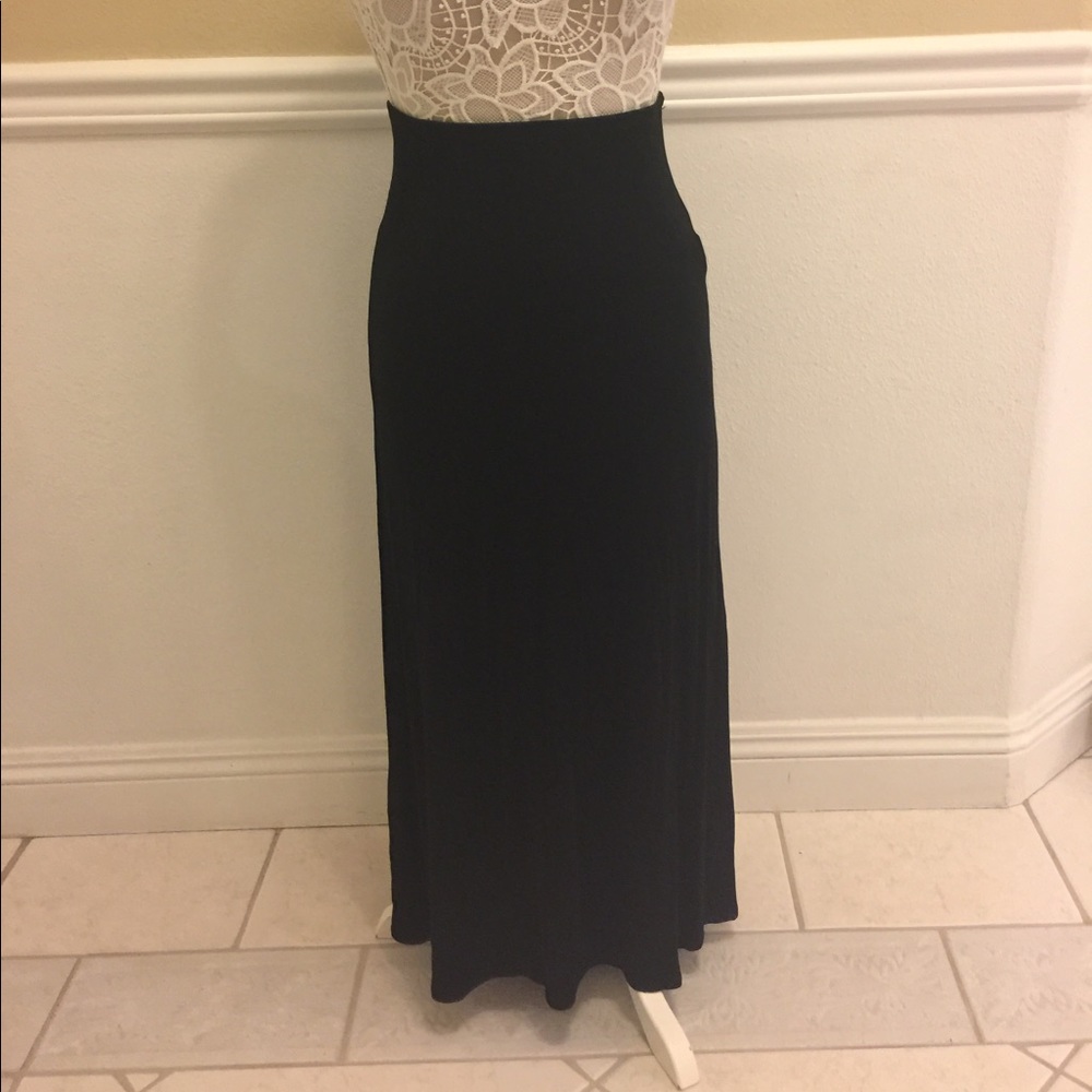 BEAUTIFUL floor length skirt! Solid black color!!