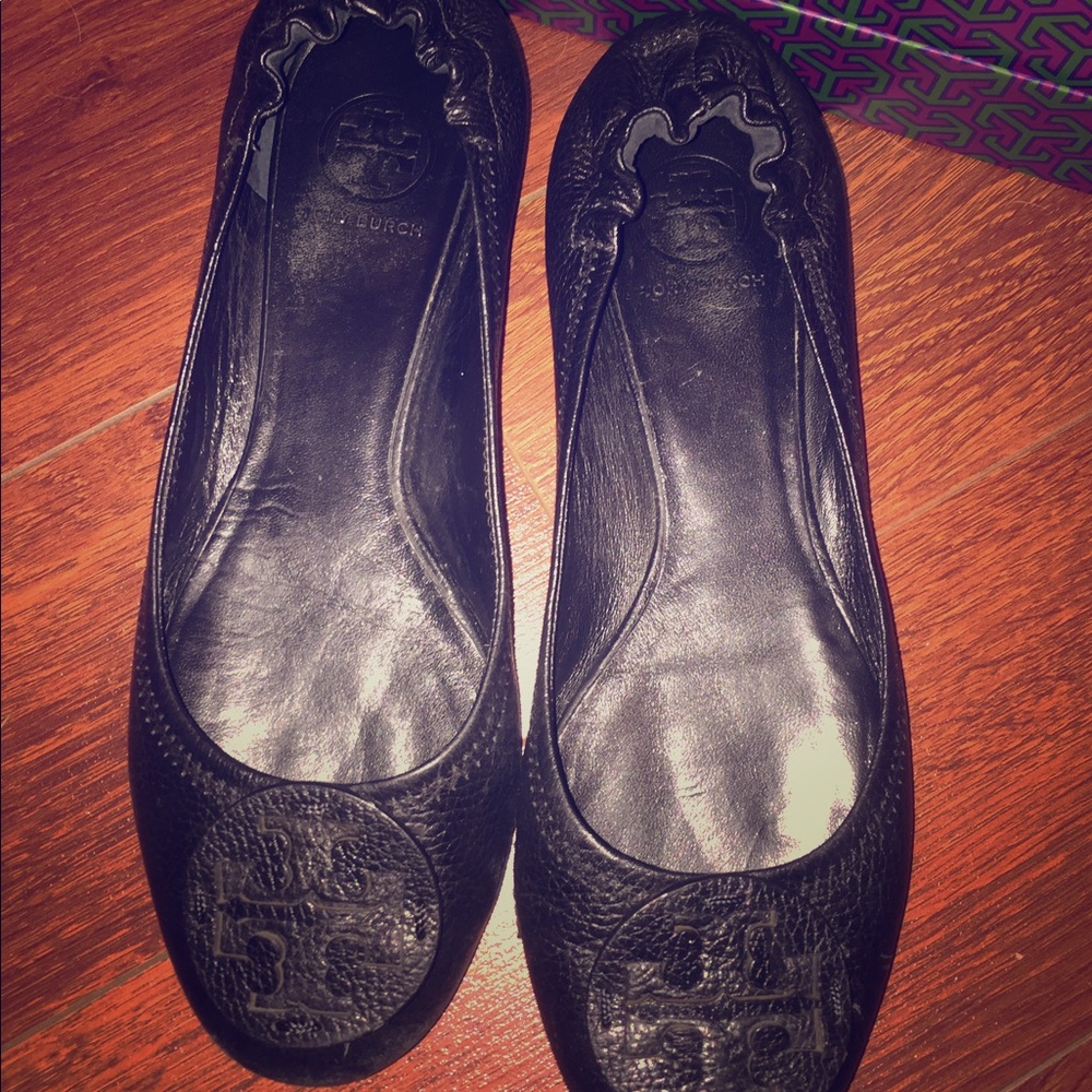 Tory Burch solid black flats