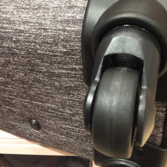 🎉HP🎉 VS PINK Luggage Suitcase Wheelie NEW - Picture 6 of 6