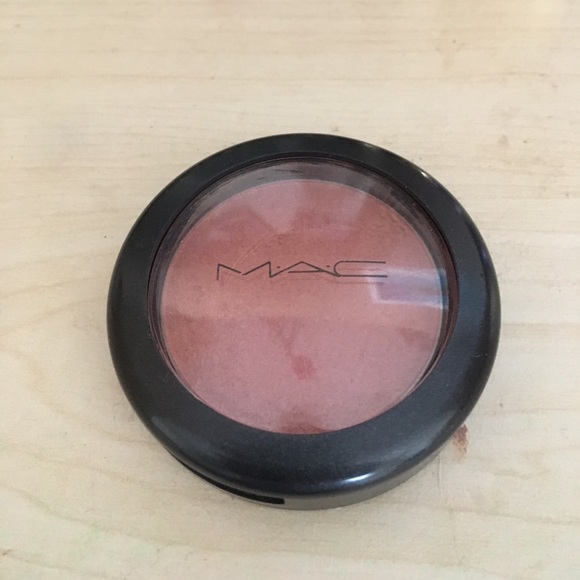 MAC Blush - Picture 1 of 3