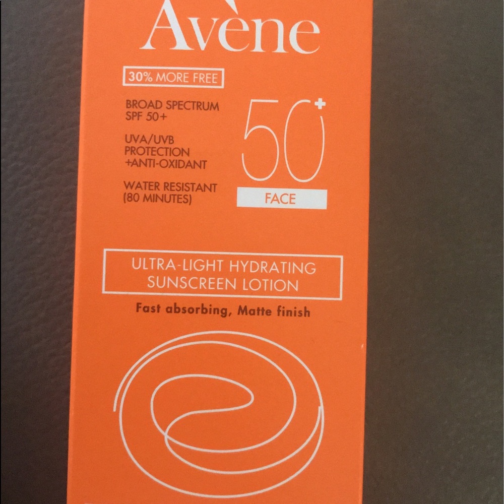 Ultra-light hydrating sunscreen lotion