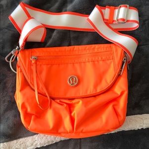 Small Lululemon gym bag