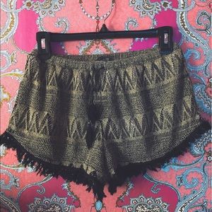 Miss me lace fringe shorts!