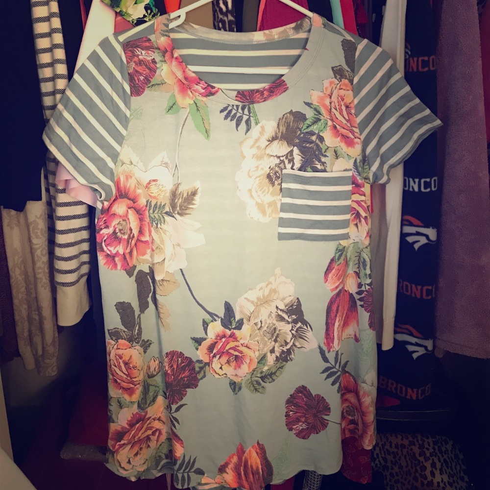 Women's floral mint green top