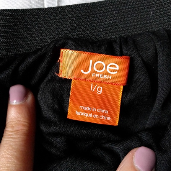 ✨✨ SEQUINED SKIRT✨✨ - Picture 3 of 4