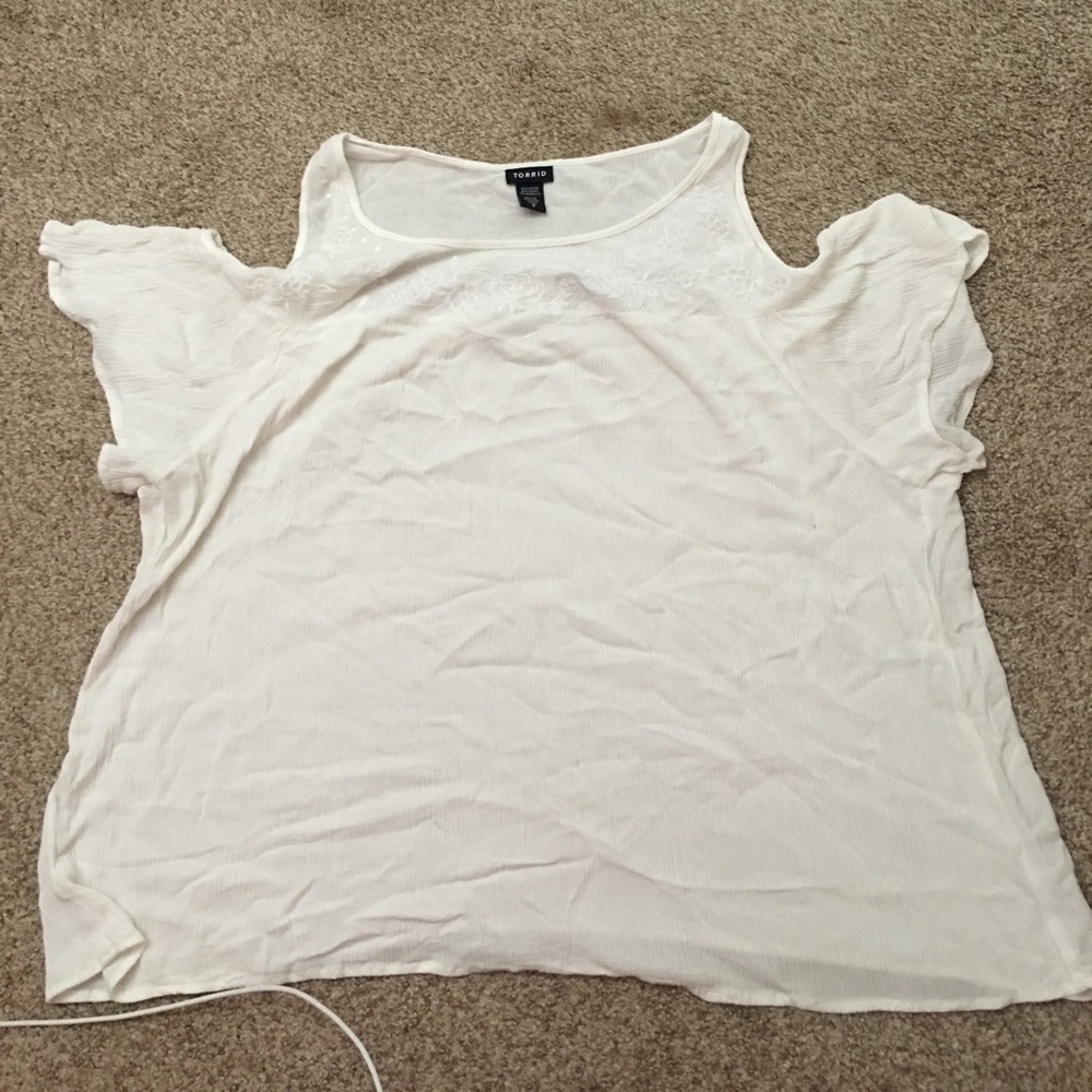 Shoulder Cut-Out Shirt