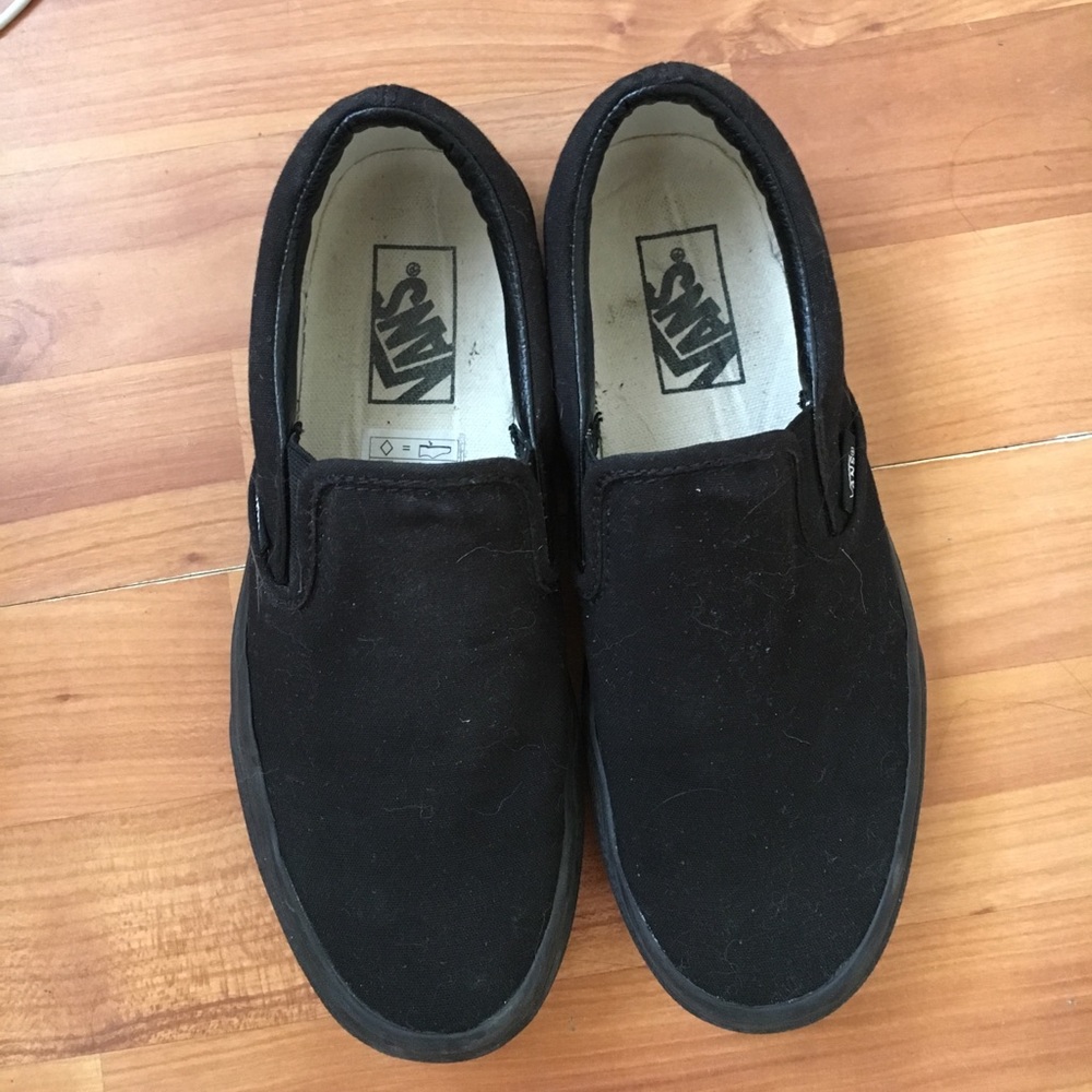 Black canvas vans