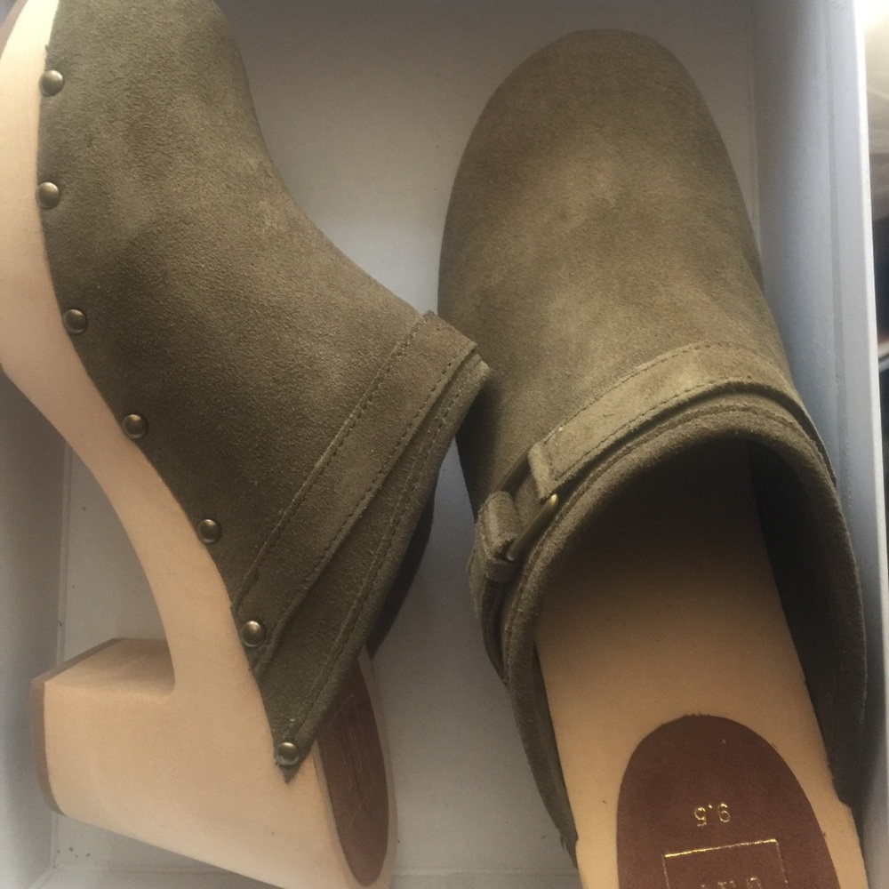 Women's clogs