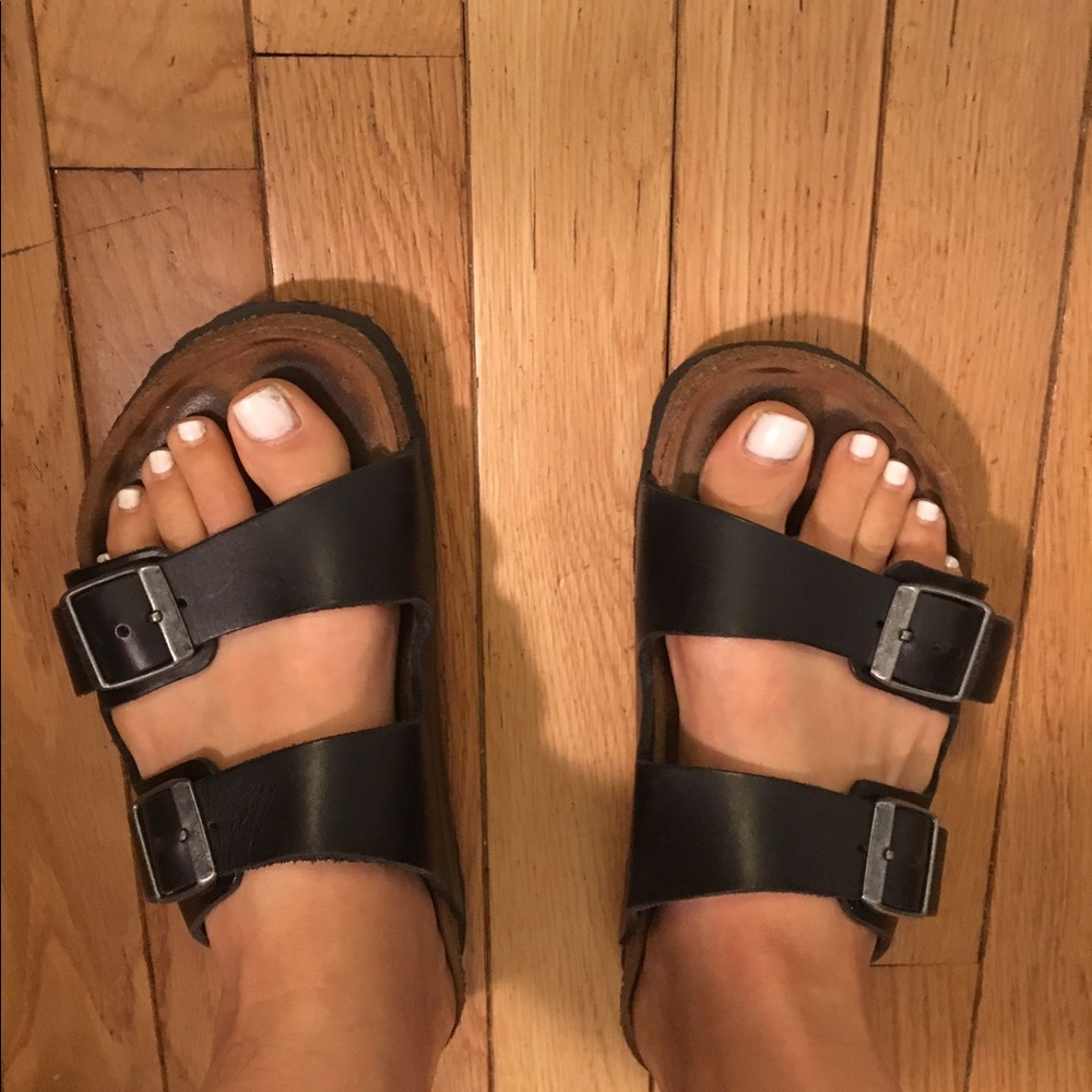 Black leather birkenstocks sz 36 (6)
