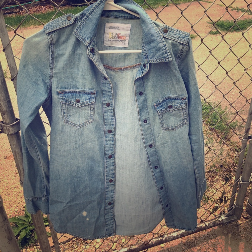 Light Fade Denim Snap Blouse