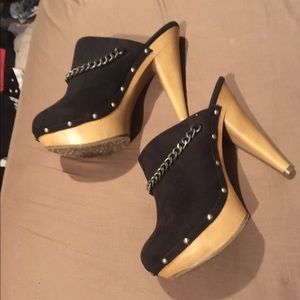 Elle Suede wooden heel clogs