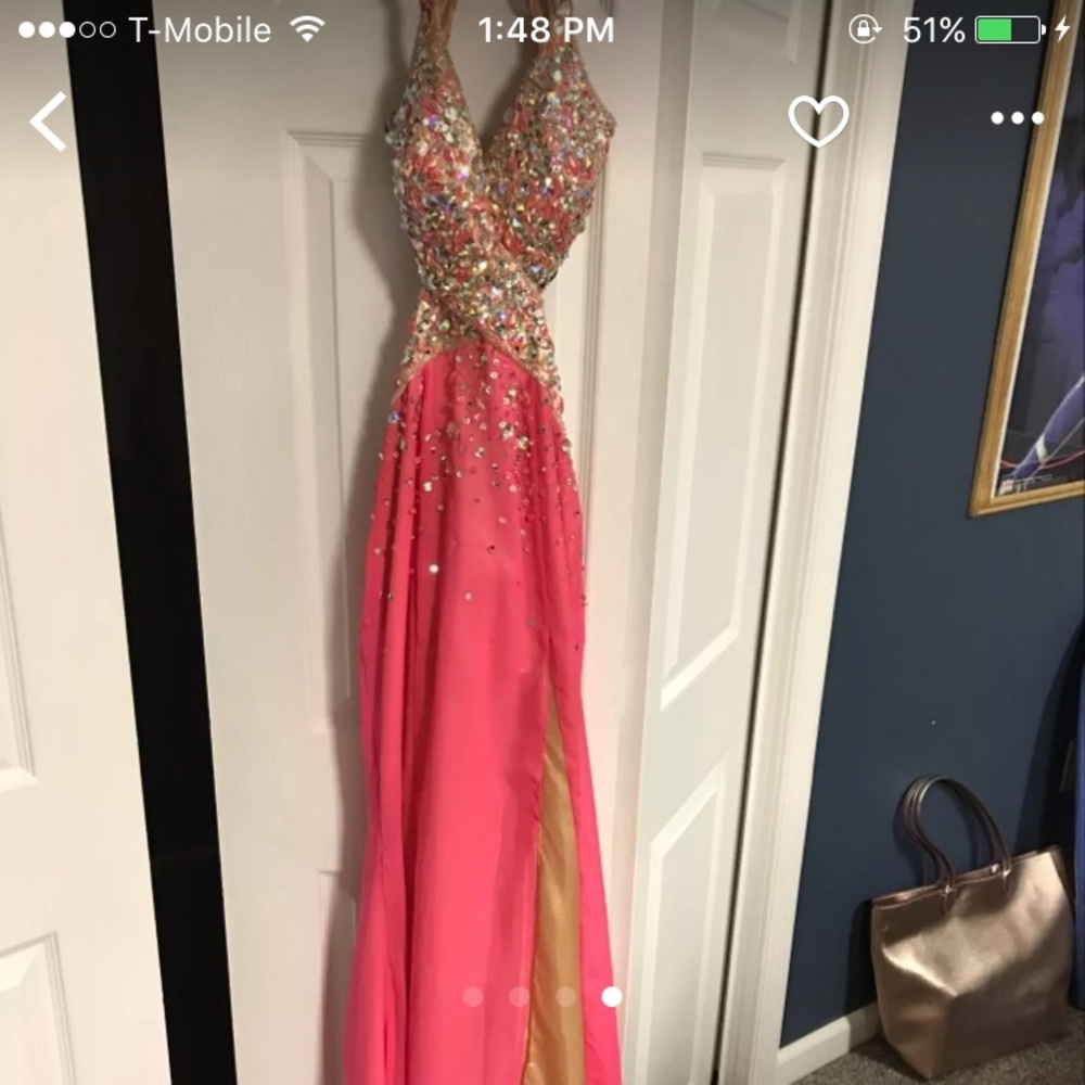 Prom dress - Picture 2 of 4