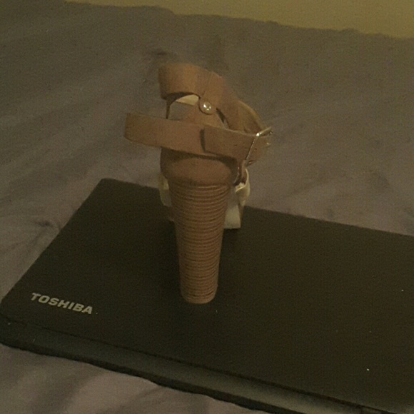 Cute platform sandal - Picture 4 of 4