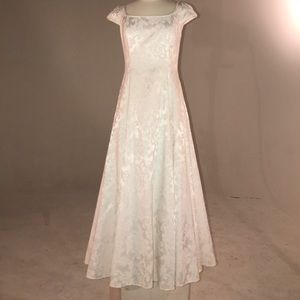 white cap sleeve floral dress