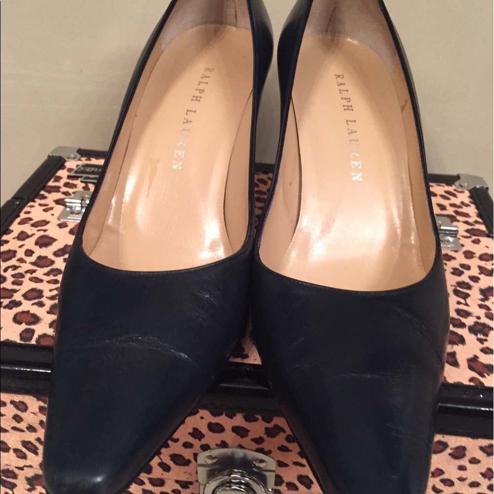 Ralph Lauren navy pumps w statement heel!
