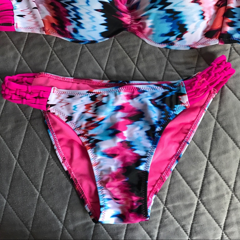NWOT Colorful Bikini Set Size Small - Picture 3 of 5