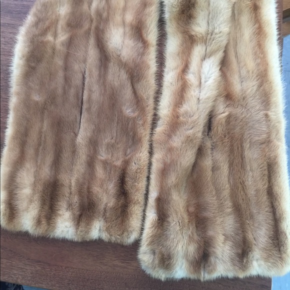 Fur stole - Picture 1 of 1