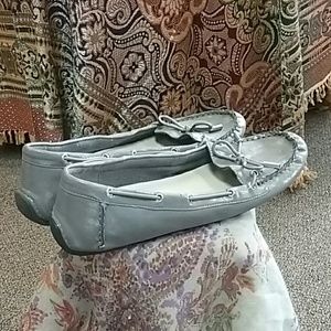 NICKLES GRAY METALLIC MOCCASINS