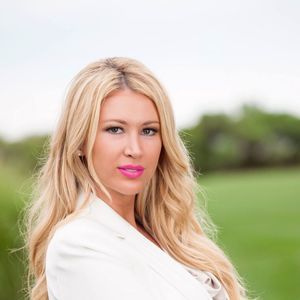 Meet your Posher, Caroline