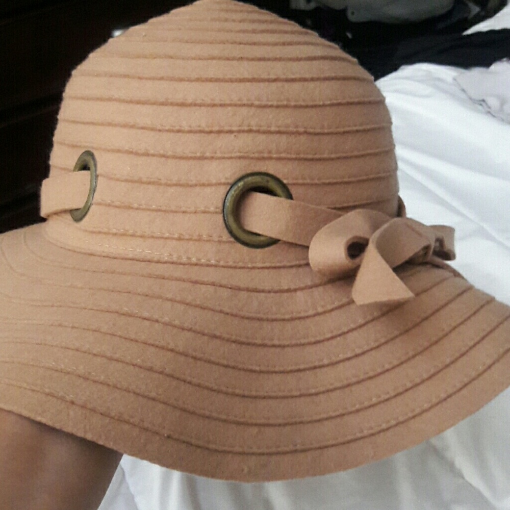 Liz Clairborne Hat