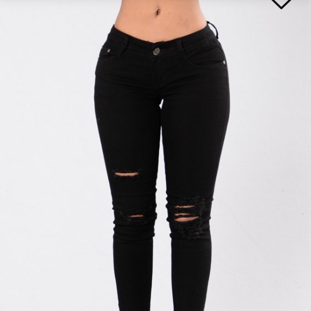 ⭐️MAKE AN OFFER⭐️Fashion Nova Jeans