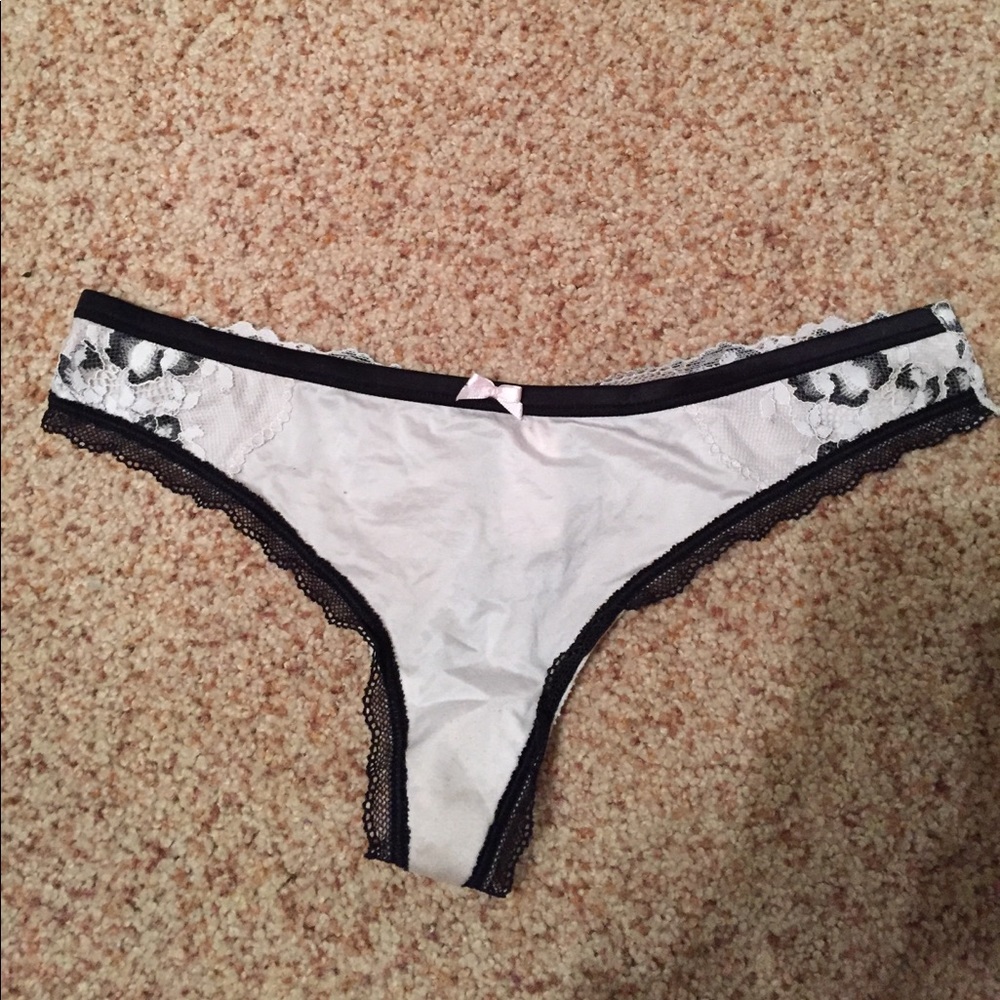 Victoria's Secret XS Thong NWOT