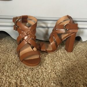 Never chunky heel sandal