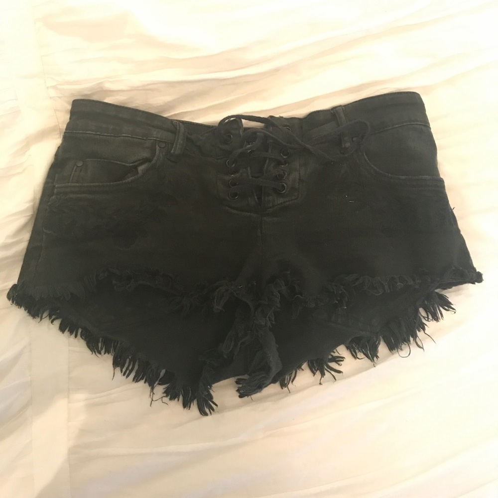 Black billabong shorts