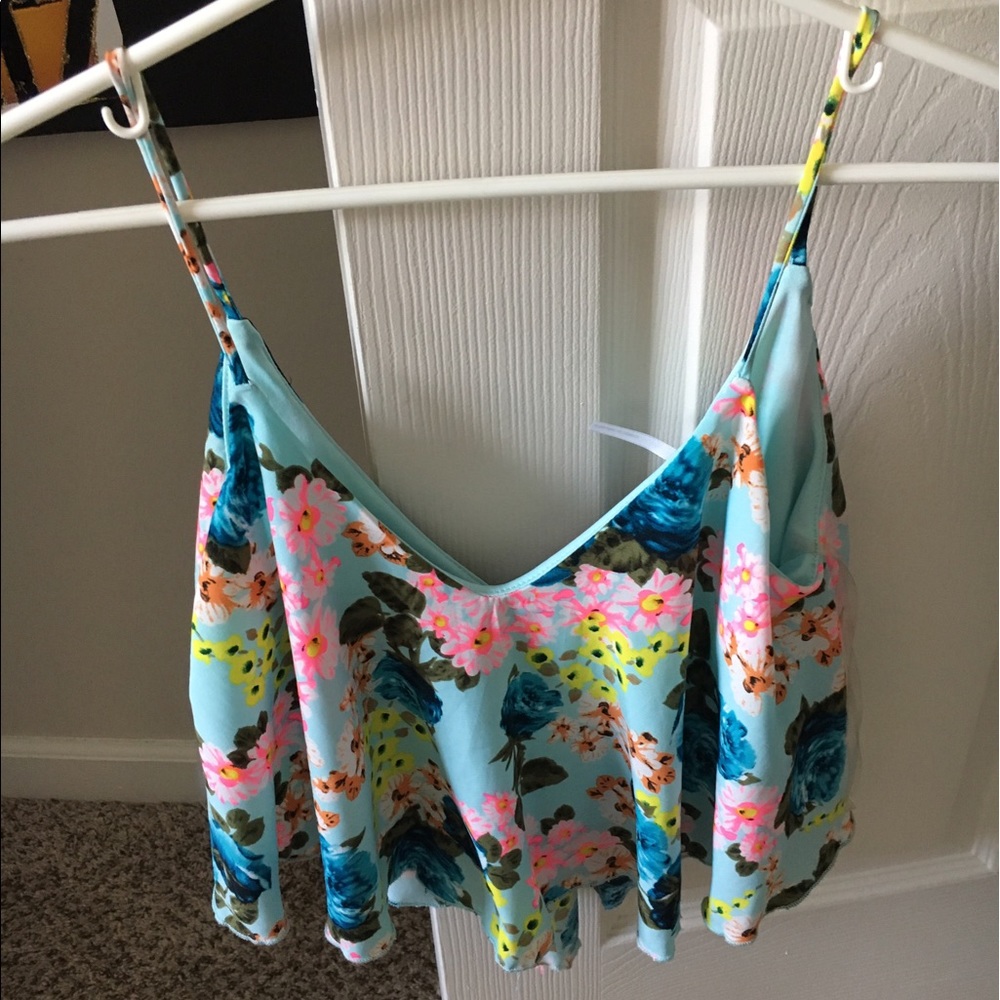 Floral flowy crop top