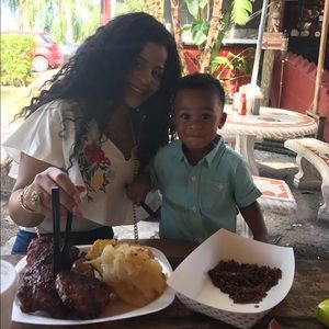 Meet your Posher, Yenny