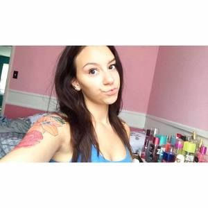Meet your Posher, Briana
