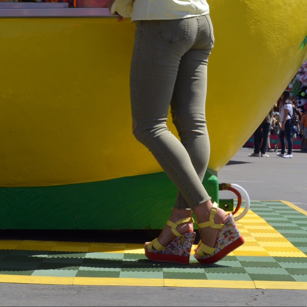 YELLOW Platforms 