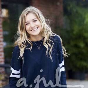 Meet your Posher, Lexi