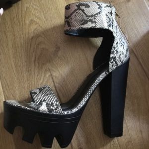 🖤 Snakeskin Platform Heels