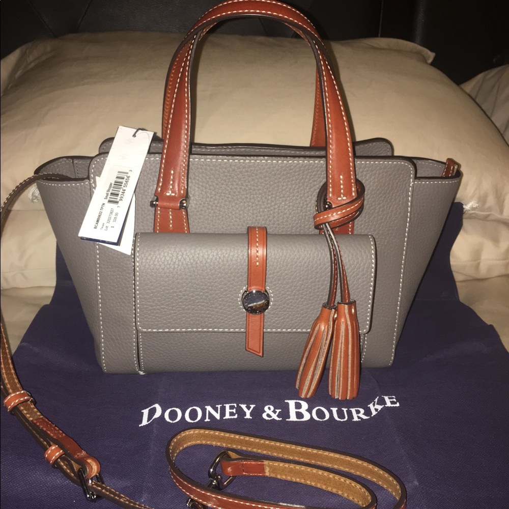 🎉SALE!!! Dooney & Bourke Satchel🎉