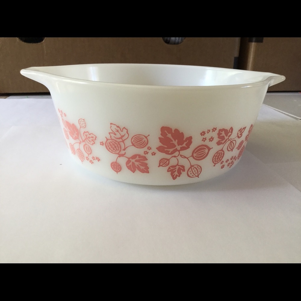 Vintage 1960s GOOSEBURY 472 Pyrex.
